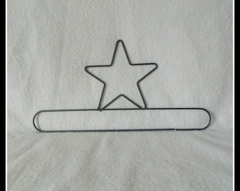 Star Split Bottom Quilt Hanger ~ Gray Wire ~ 16 Inches Wide ~ Made in the USA
