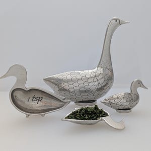 Duck & Goose Mätskedar Set om 4 – Tenn Lantlig Köksinredning, Fågelälskare Present till Bagare bild 6