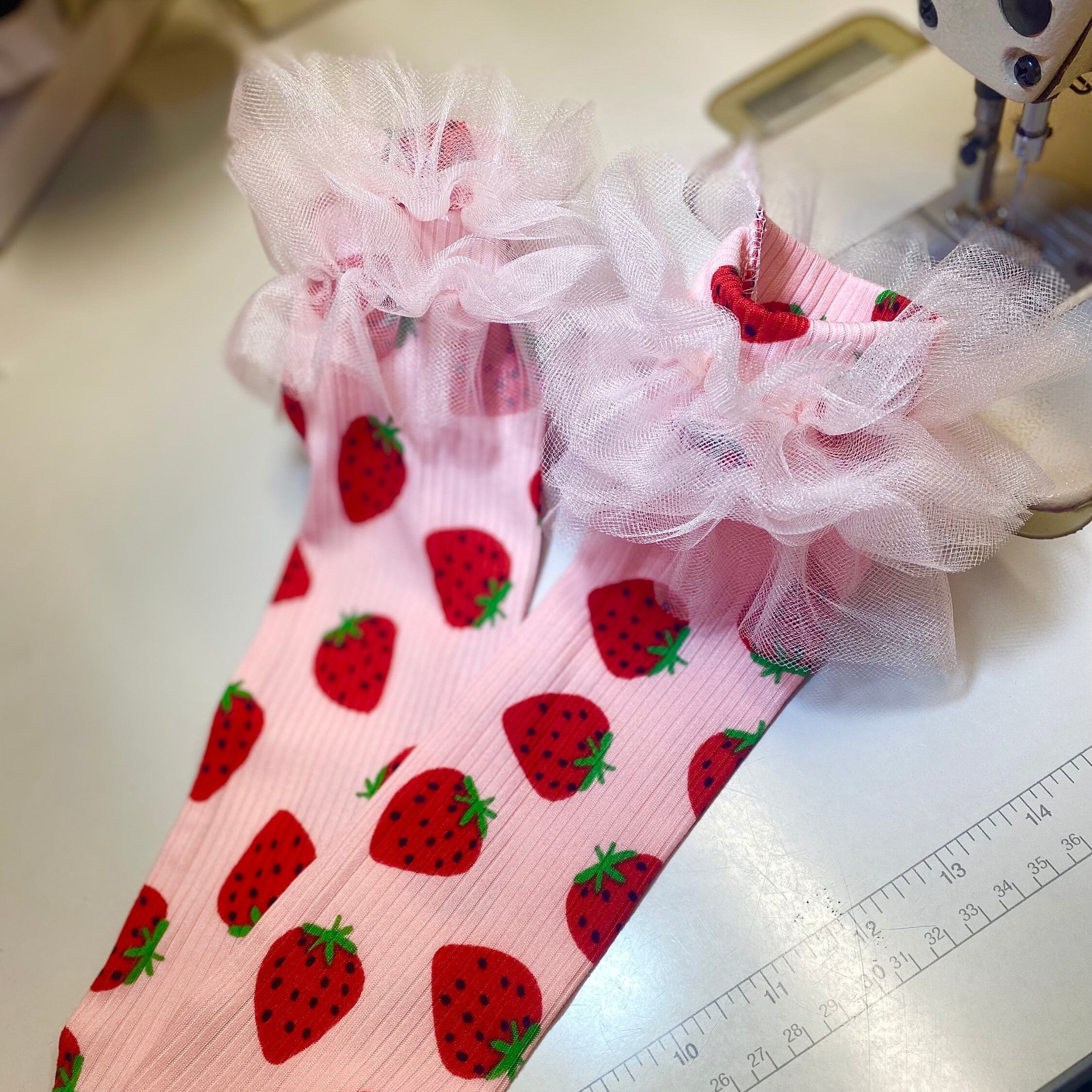 Tulle ruffles strawberry Baby girl socks, newborn tulle ruffle socks, berry first outfits, one berry special birthday party, strawberry tul