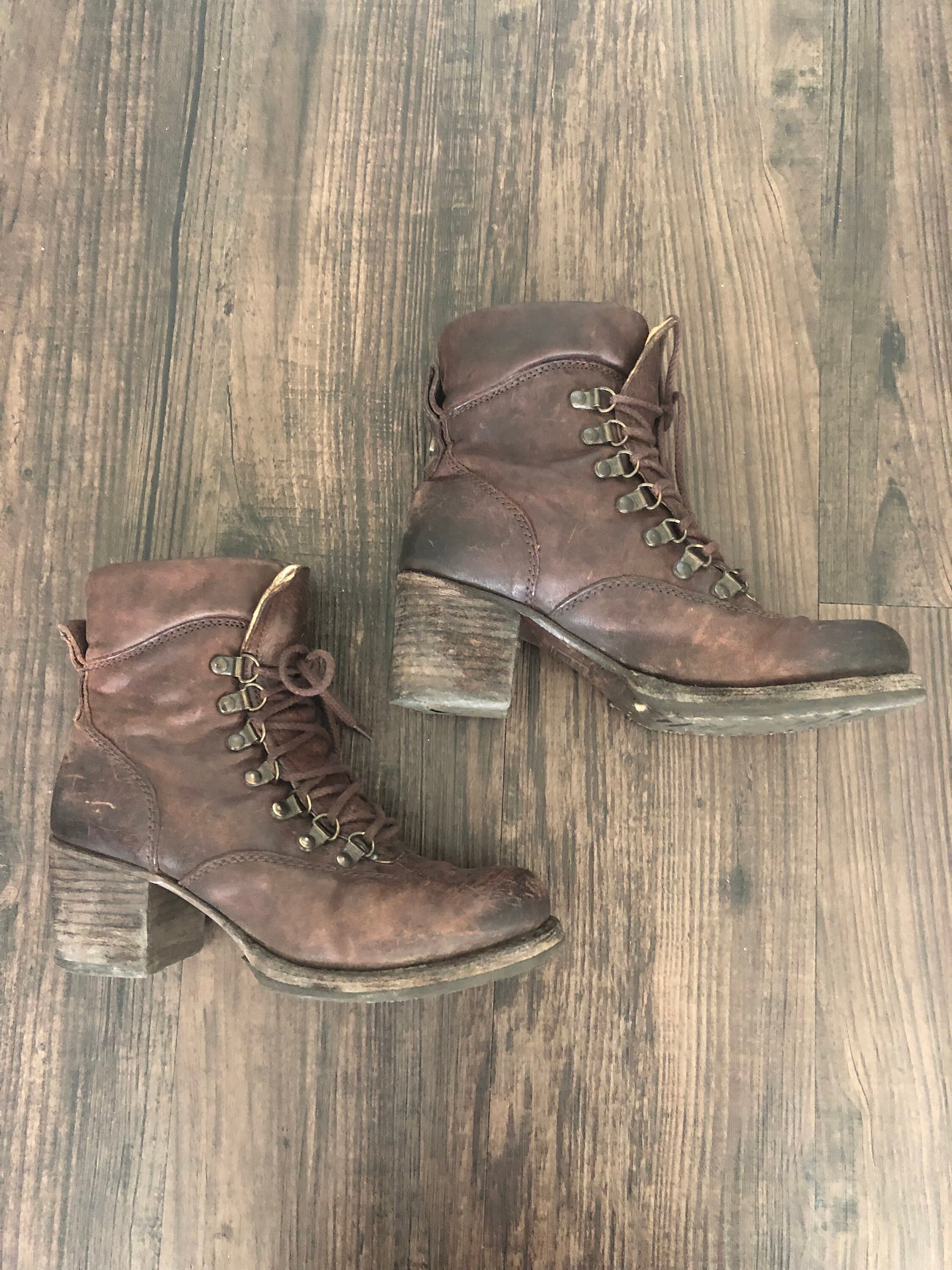 women's short lace up leather boots