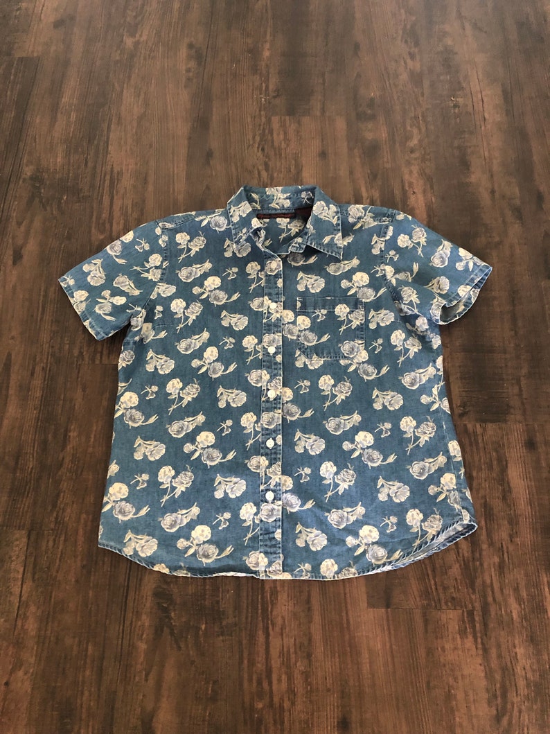 Blue /& White Floral Print Denim Short Sleeve Shirt