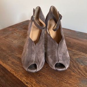 Gray Suede, Peep Hole Pumps, Size 6