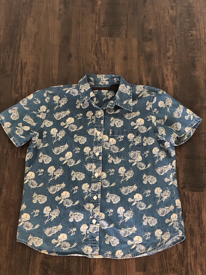 Blue /& White Floral Print Denim Short Sleeve Shirt