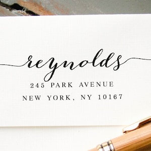 Aangepaste zelfinktende adresstempel, gepersonaliseerde retouradresstempel, antwoordkaarten bruiloft, look handkalligrafie, let love win