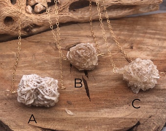 Selenite Desert Rose Necklace, Selenite Bead Necklace, Minimalist Layering Necklace, Crystal Necklace, Beach, Dainty, Summer, Gold