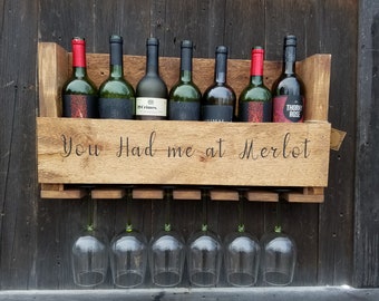 Casier à bouteilles peint à la main, Prêt à expédier, Casier à bouteilles mural, Casier à bouteilles personnalisé, Casier à bouteilles, Teinté en chêne vieilli, Cadeau de dernière minute