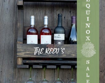 Casier à bouteilles rustique, Casier à bouteilles fait main, Casier à bouteilles sur palette, Cadeau de mariage, Casier à bouteilles unique, Noyer foncé, Soldes du cyber lundi, Soldes du vendredi noir