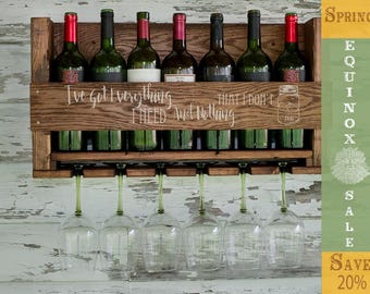 Porte-bouteilles aux seins nus | Personnalisé | Cadeau de mariage | Rustique | En bois | Cadeau pour jeunes mariés | Mur | Bois | Métal | Tableau | Cadeau pour pendaison de crémaillère