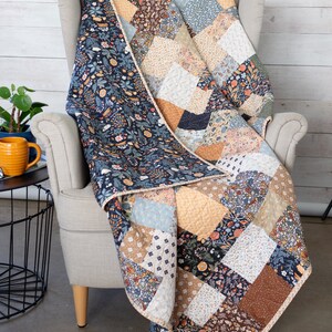 Handmade Quilts for Sale Earthy Blues, Greens, Terracotta Floral Patchwork Quilt Wedding Gift Lap, Throw, Twin, Full/Queen, King Size 画像 2