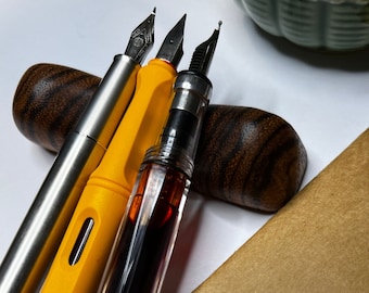 Zebrawood Tool Couch - accesorio para sus bolígrafos, pinceles y más - organice su espacio y proteja su escritorio - hecho a mano por MuseFire art