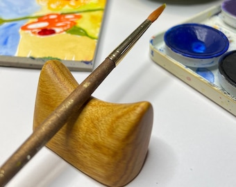 Sillón reclinable de escritorio: soporte de herramientas creativo para bolígrafos, pinceles y más, hecho de madera de corazón amarillo, hecho a mano por MuseFire art.