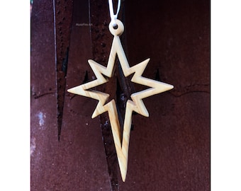 Adorno de estrella - Hecho a mano en madera con sierra de calar. Listo para colgar. Hecho por MuseFire Art.