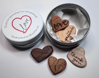 Lata artesanal de corazones de gratitud: pirograbado, arte con intenciones, regalo personalizado