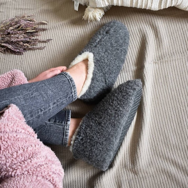 Siberian Wool Slippers in Graphite Ankle Boots