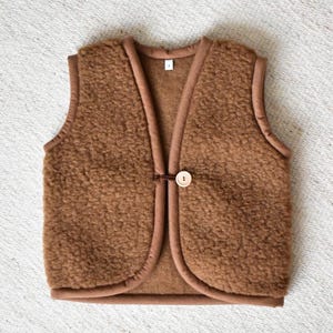 Children&#39;s Merino Wool Gilet in Camel