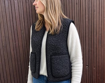 Short Merino Wool Gilet with Zip - Black