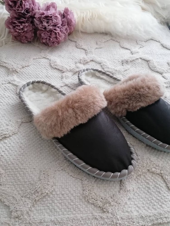 Collage, Giovani Belle Ragazze In Un Cappotto Di Pelle Di Pecora Di Cuoio E B Image52556846 - Foto 8