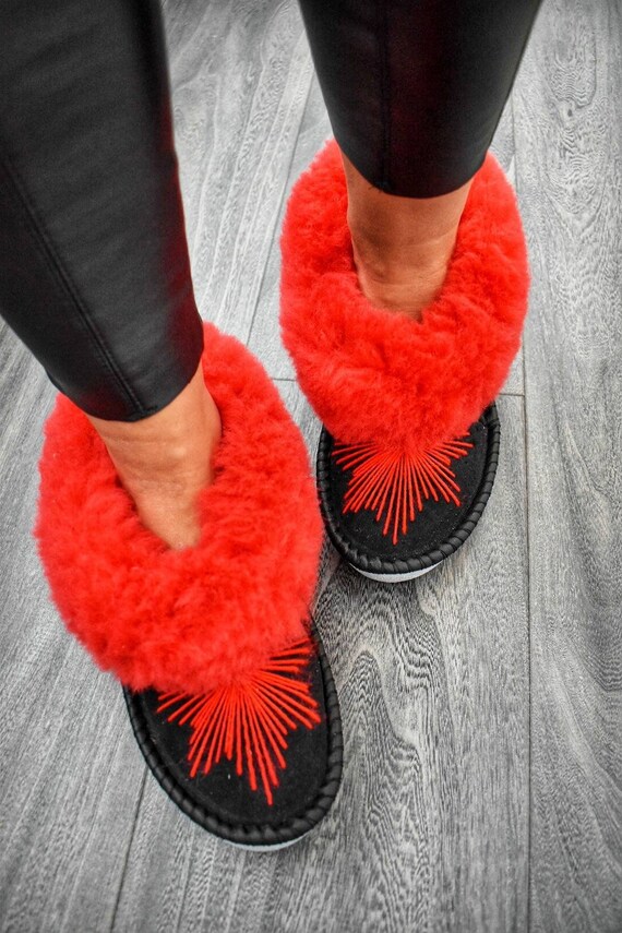 Red sales moccasin slippers