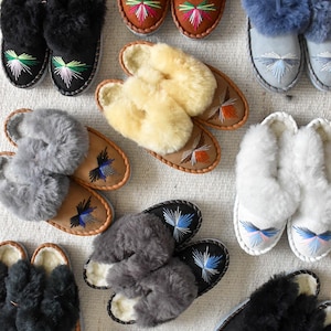 Pantuflas tipo mule hechas a mano de piel de oveja