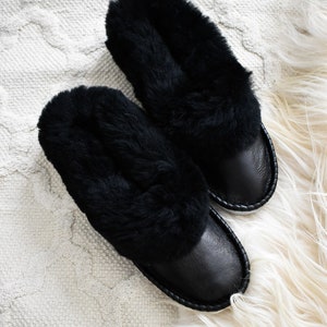 Pantoufles mocassins en peau de mouton pour hommes