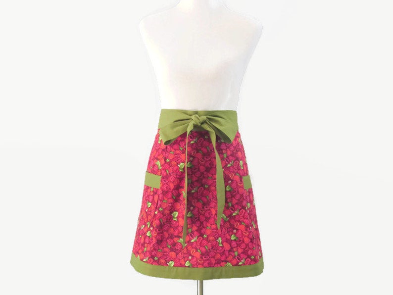 Women/'s Raspberries Half Apron in Green and Dark Pink Cotton