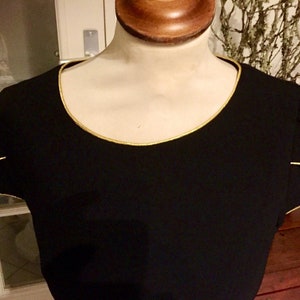 Black and gold dress, fitted, short sleeves, round neckline, synthetic crepe, Size 44, US size XL image 2