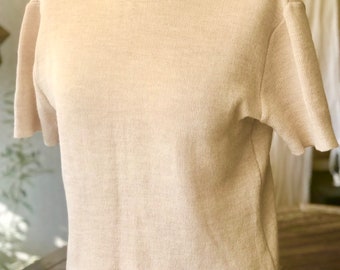 Pull col roulé tricoté, en fines mailles, synthétique beige, manches courtes, pull demi saison, vintage 90, taille 42, L