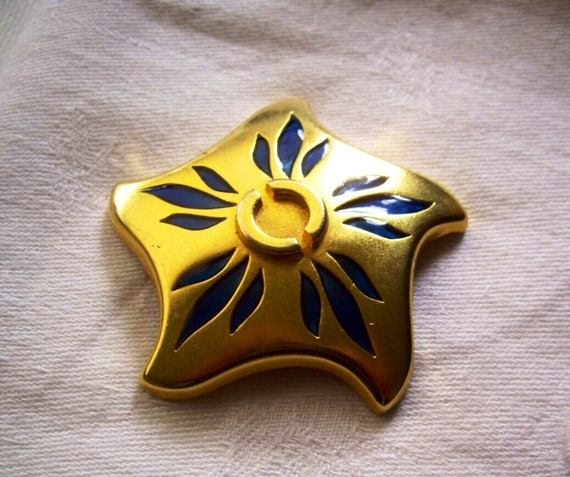 CARON Paris, plated brooch, star shaped seas, sig… - image 1