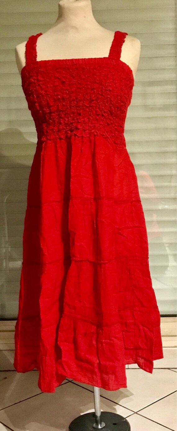 Strapless dress, sunbathing, red cotton veil, smoc