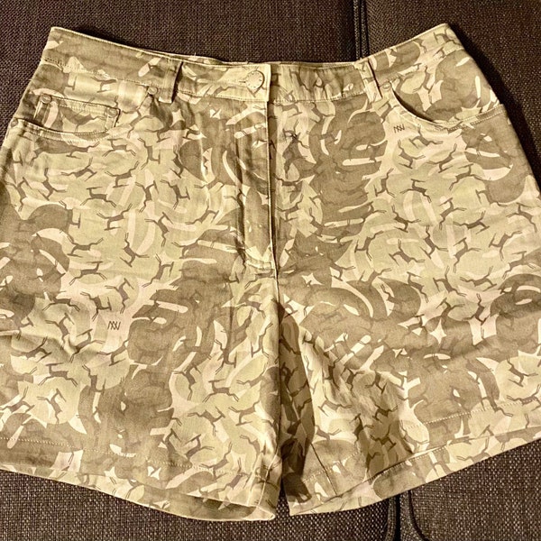 Dorotennis,  vintage, short taille haute, en toile de coton vert kaki, imprimé camouflage, taille 2, M, 40