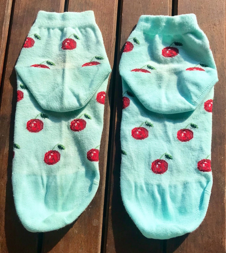 Socks never used Size M 3940 pattern of cherries light green color new short socks US 67