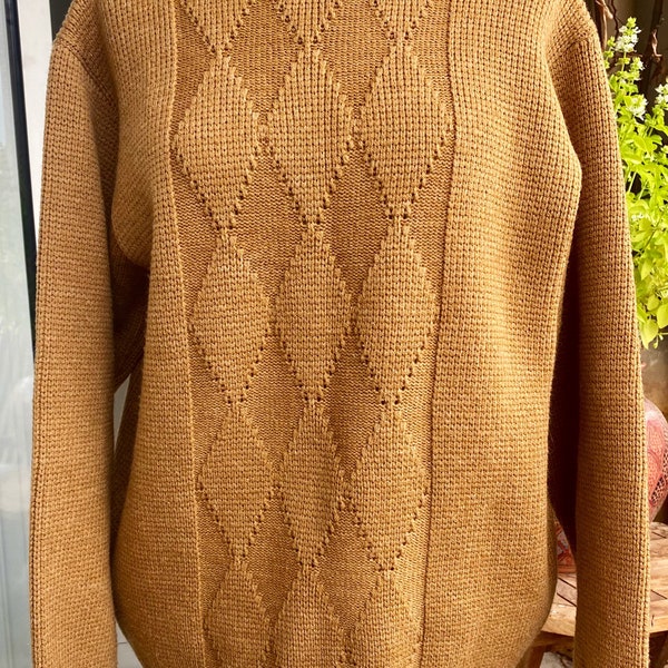 Changor, pull vintage, en laine peignée et rhovyl, couleur camel, col rond, manches longues, décor losanges ton sur ton, taille 44, XL