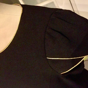 Black and gold dress, fitted, short sleeves, round neckline, synthetic crepe, Size 44, US size XL image 3