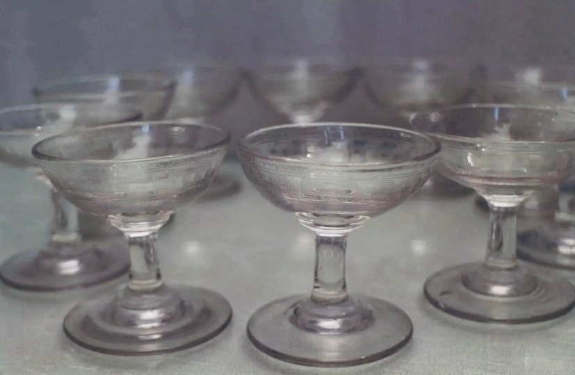 Anciens Verres à Griottes, sur Pied, Liqueur, Verre Ciselé, Art Deco,