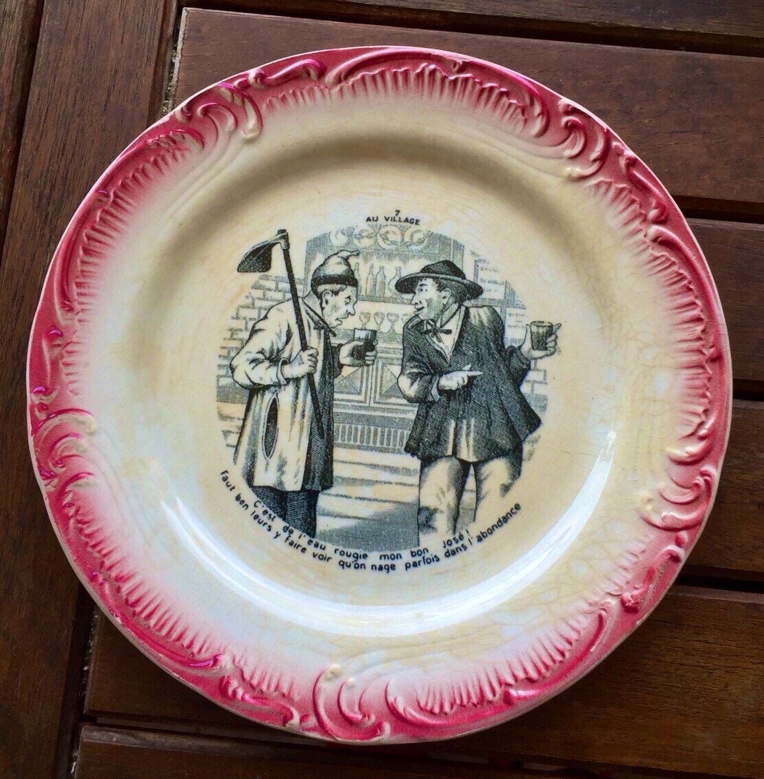 Gien, 11 Assiettes à Dessert, 19Eme, Parlantes, Humoristiques, en Porcelaine Opaque, Pourtour Relief