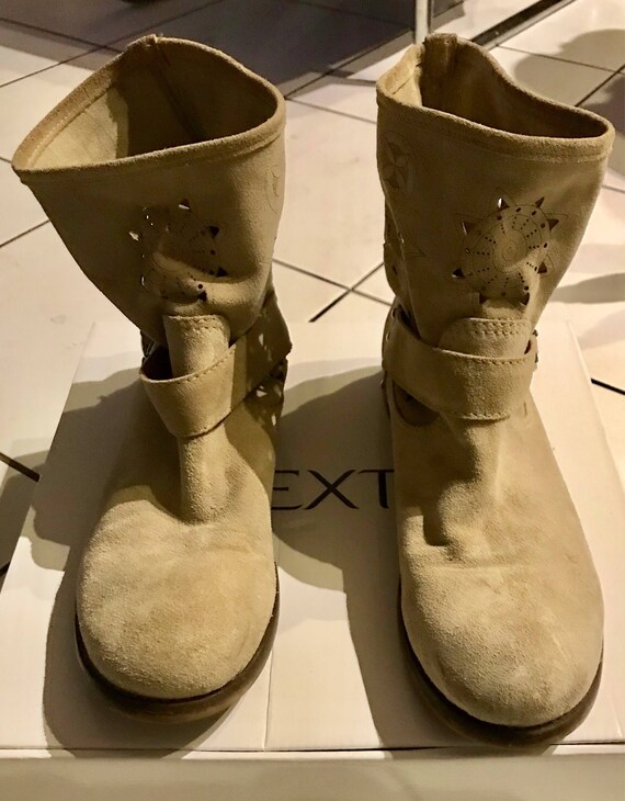 Botas Altas Planas Serraje Cuero - PERA LIMONERA