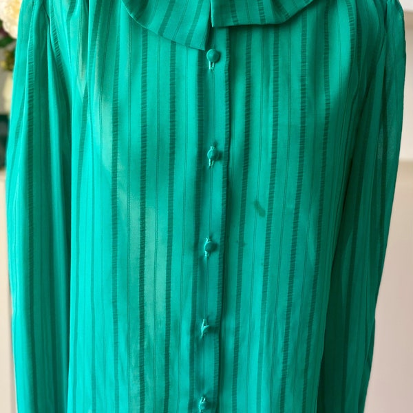 Chemise, blouse, manches longues, forme droite, col rond avec collerette, polyester vert, à rayures ton sur ton, Taille L, 42