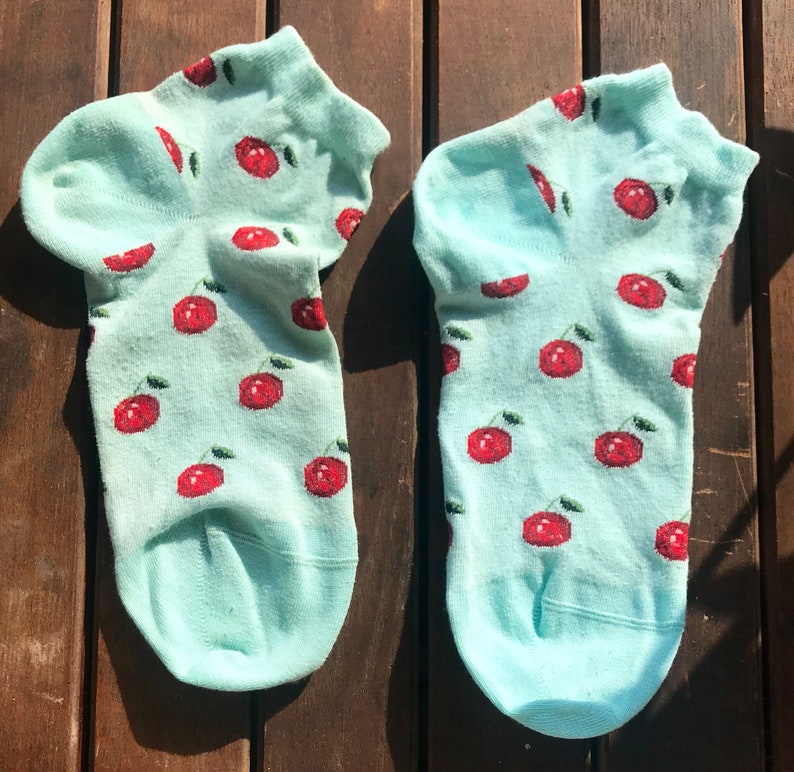 Socks never used Size M 3940 pattern of cherries light green color new short socks US 67