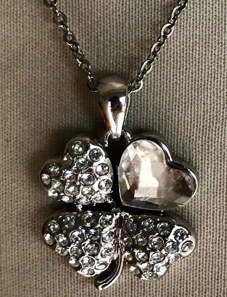 Collier Avec Pendentif Trèfle Porte-bonheur Pour Femme Avec Pendentif Trèfle à Quatre Feuilles Avec Chaîne à Maillons Plaqués Or 45,7 Cm, Pierre