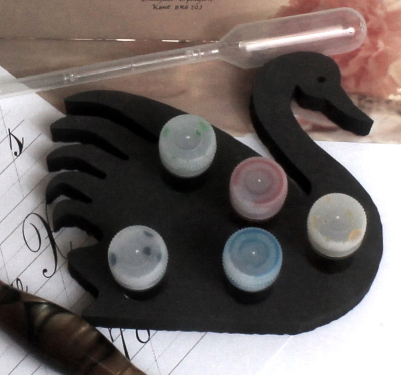 Dinky Dips Kit X 5 With Styled Dinky Holder Mat Small 2ml Ink Jars For Nibs or Brushes Pipettes included Dinkys for Storage or as Inkwells