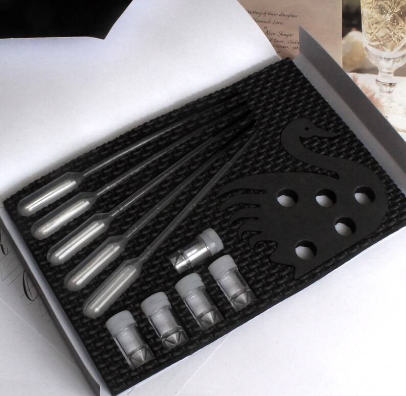 Dinky Dips Kit X 5 With Styled Dinky Holder Mat Small 2ml Ink Jars For Nibs or Brushes Pipettes included Dinkys for Storage or as Inkwells
