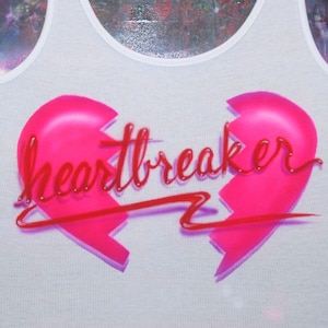 Airbrush Heartbreaker White Crop Tank Top T-Shirt Broken Heart Airbrushed Tank Top Ladies Womens Not A Set Hoodie Sweatpants Sweater