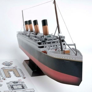 RMS TITANIC paper model - Paper craft ship - 1:400  scale DIY cruiser