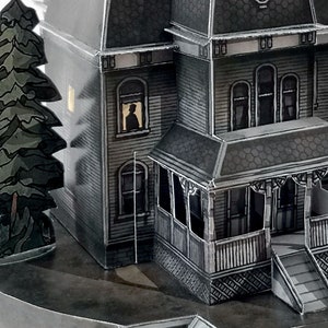 PSYCHO HOUSE Paper Model Papercraft Card model kit FREE Do Not Disturb sign and fake matchbook H0 Scale imagem 3