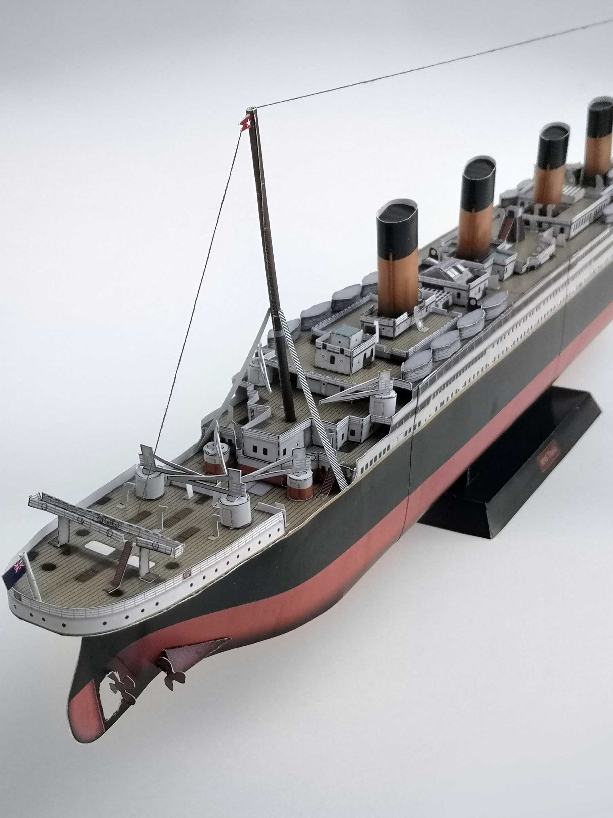 Papercraft del barco Titanic. Manualidades a Raudales