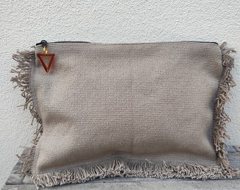 Pochette en toile épaisse à franges taupe