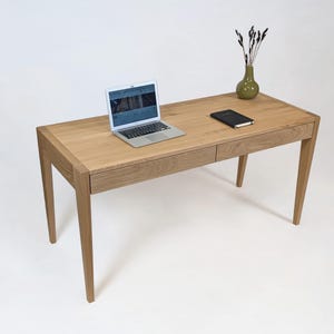 DISPONIBILE! Scrivania minimalista in legno massello di rovere