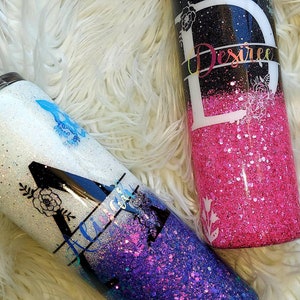 Copo Glitter Dip, letra monograma dividida floral // escolha um design abaixo ou crie seu próprio copo ÚNICO // copo Yeti personalizado