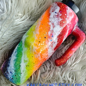 Gobelet pailleté arc-en-ciel en marbre//tasse tourbillonnante de fines paillettes arc-en-ciel//tasse arc-en-ciel brillant//gobelet personnalisé-ajouter un nom/une image/une citation/etc Fierté
