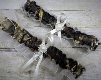 Ivory Camo Garter, Ivory Garter, Bridal Garter Set, Country Wedding, Toss Garter, Keepsake Garter, Camo Prom, Rustic Wedding